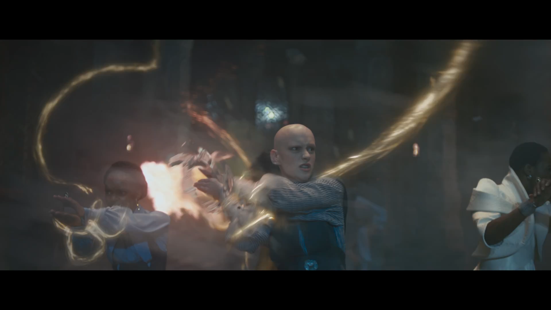 An image of actress Joelle in the trailer for the Wheel of Time Season 3 playing the character Joiya Byir throwing an air blade.